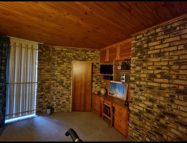 4 BEDROOM HOUSE FOR SALE IN SASOLBURG CENTRAL